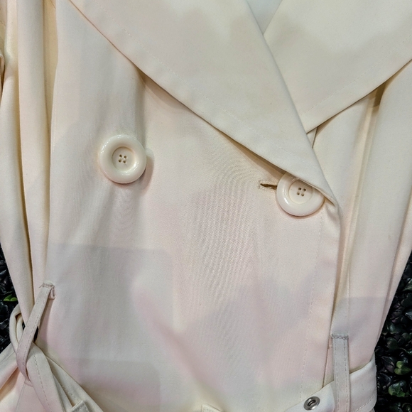 Jones New York Cream Jacket with Black Label Detail - Picture 4 of 4